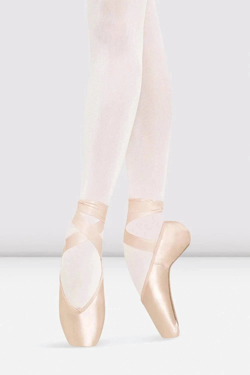 Bloch European Balance Heritage pointe shoes with low V-shaped vamp