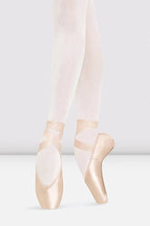 Bloch European Balance Heritage pointe shoes with low V-shaped vamp