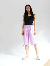 Light purple rehearsal pants for dancers with sauna-style fabric