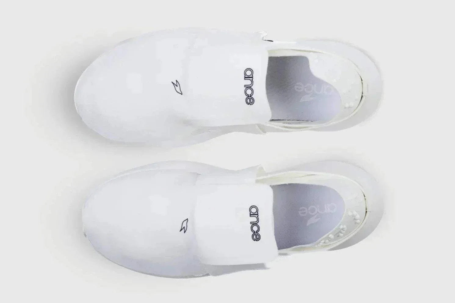 Ance Recovery Sneakers with wide toe box and adjustable strap for foot recovery