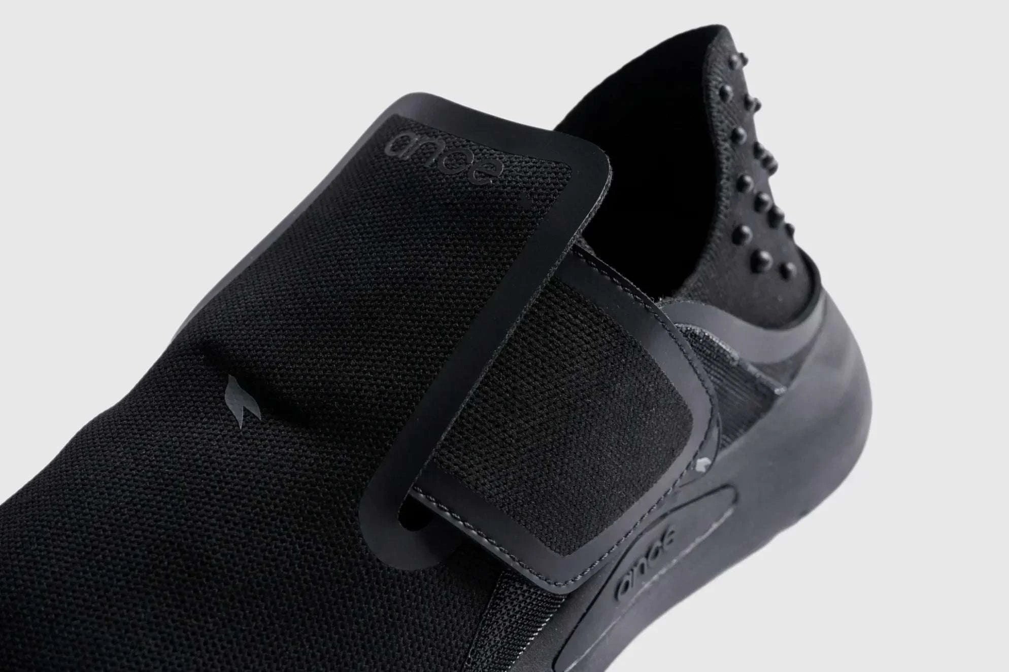 Ance Recovery Sneakers Black Front 1