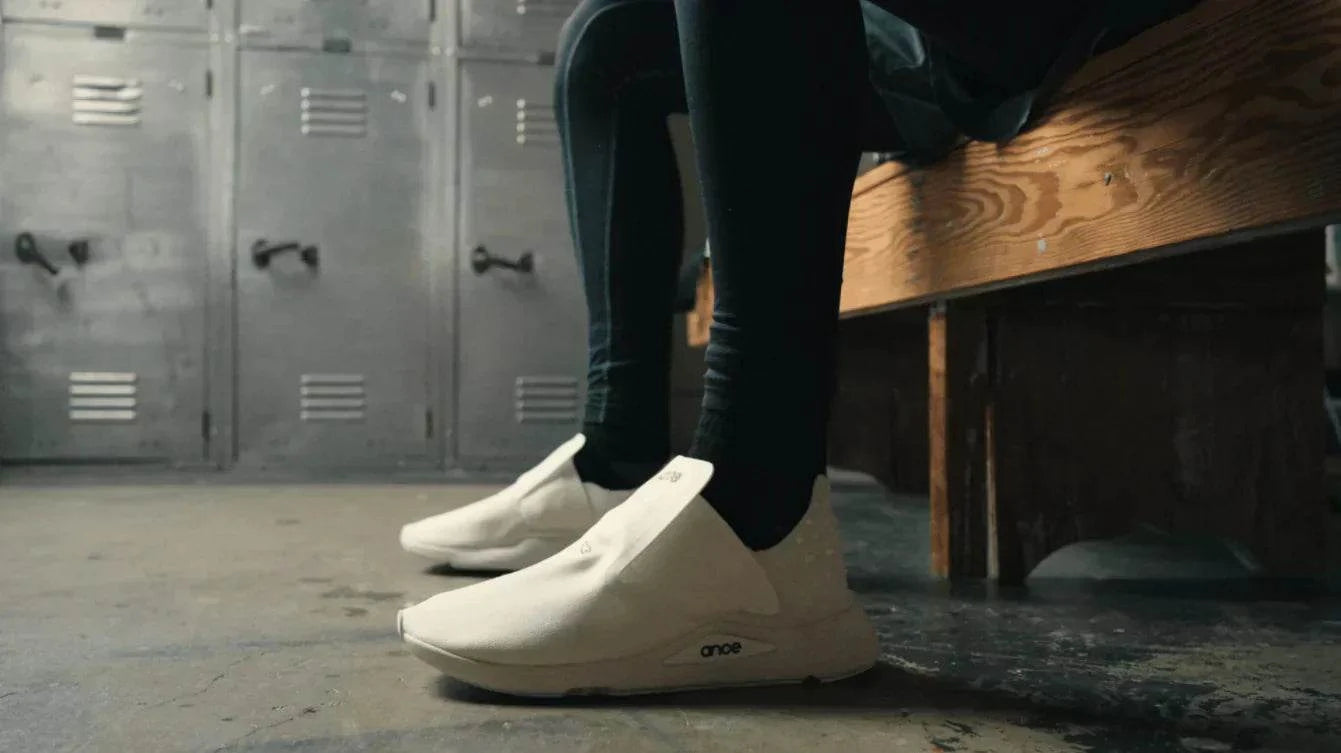 Ance Recovery Sneakers White Lifestyle 4