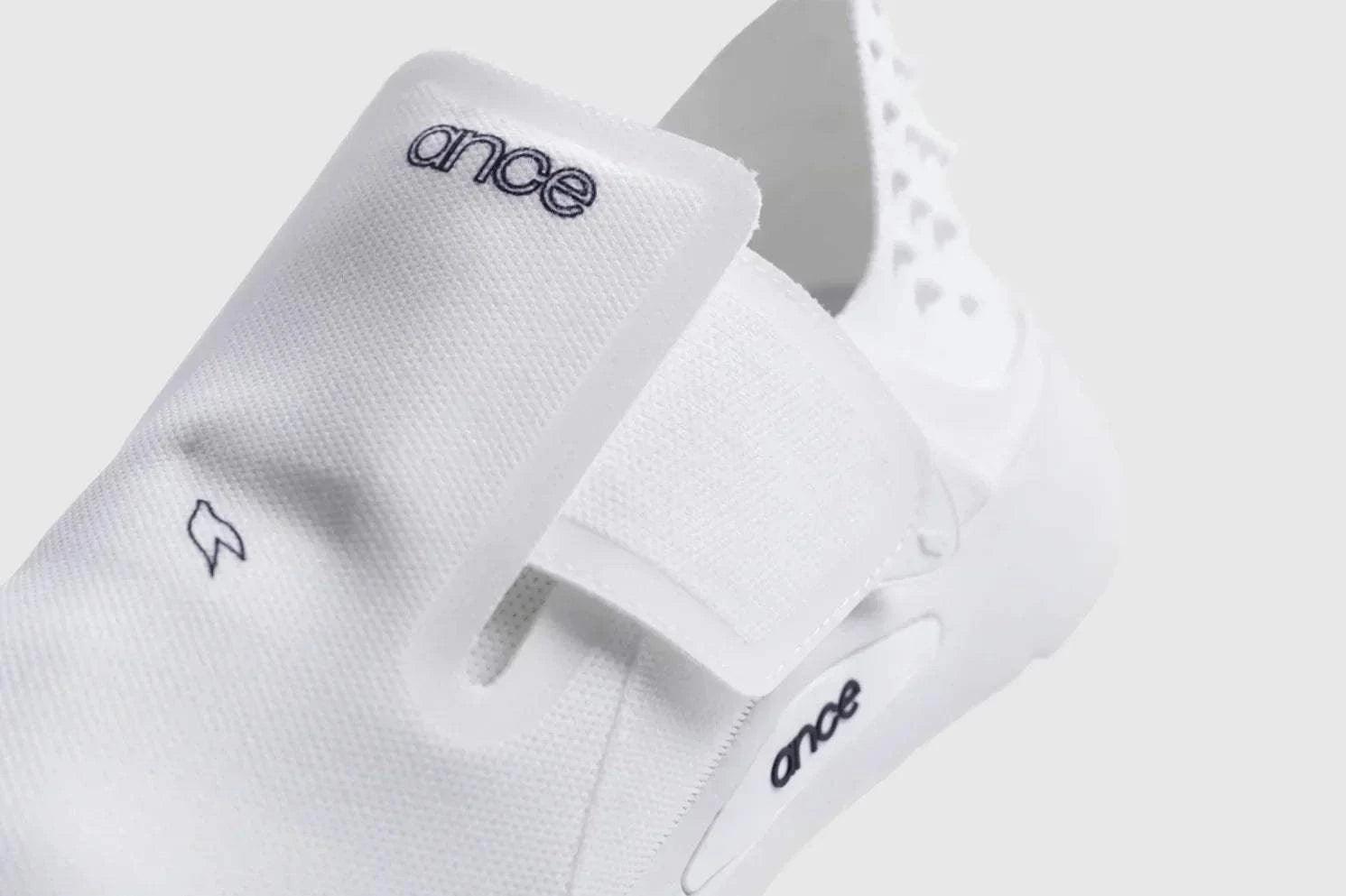 Ance Recovery Sneakers White Top 1